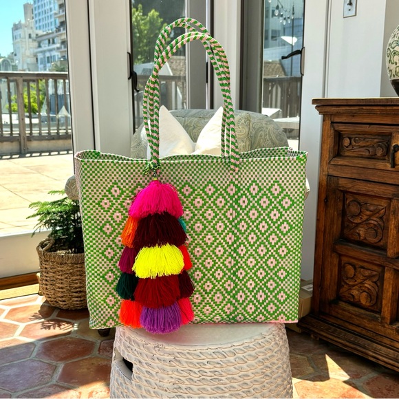 NWOT Statement Pool Tote - Picture 3 of 8